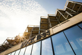 Отель DOCK INN Hostel Warnemünde  Варнемюнде
